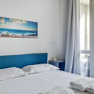 Loft Moderno Sui Navigli , Milan Italy